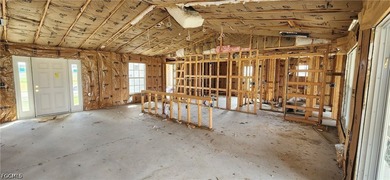 Investor special with substantial upside potential. This - photo 4