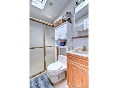 UPDATED SPACIOUS CAPE , 4 BEDROOMS 2 BATHROOMS, EAT IN KITCHEN - photo 34