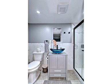 UPDATED SPACIOUS CAPE , 4 BEDROOMS 2 BATHROOMS, EAT IN KITCHEN - photo 36