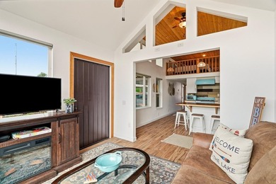 Beautiful FULLY FURNISHED Park Model right on Williams Lake! - photo 6