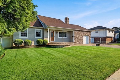 Welcome home to this beautifully updated and well maintained - photo 2