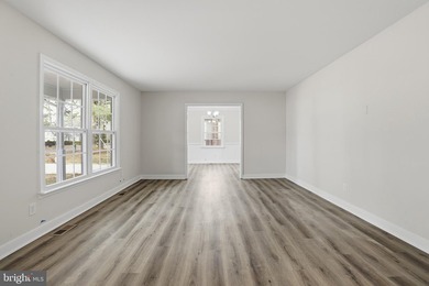 COME HOME TO THIS PRISTINE HOME LOCATED IN THE RIVERFRONT - photo 14