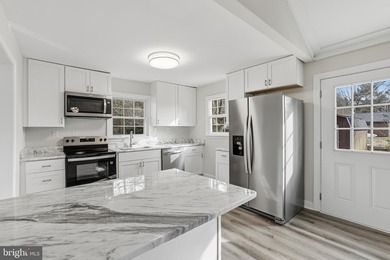 COME HOME TO THIS PRISTINE HOME LOCATED IN THE RIVERFRONT - photo 22