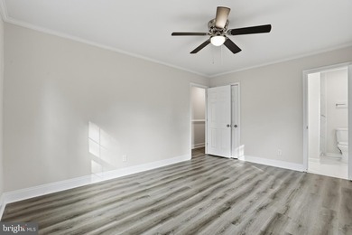 COME HOME TO THIS PRISTINE HOME LOCATED IN THE RIVERFRONT - photo 27