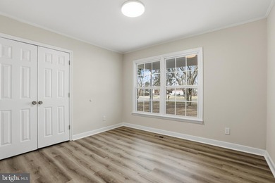 COME HOME TO THIS PRISTINE HOME LOCATED IN THE RIVERFRONT - photo 33