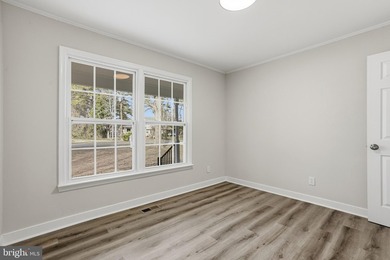 COME HOME TO THIS PRISTINE HOME LOCATED IN THE RIVERFRONT - photo 35