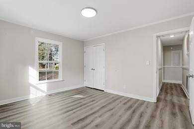 COME HOME TO THIS PRISTINE HOME LOCATED IN THE RIVERFRONT - photo 38