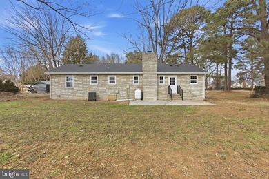 COME HOME TO THIS PRISTINE HOME LOCATED IN THE RIVERFRONT - photo 41