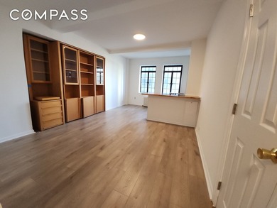 This bright prewar studio has been completely renovated and - photo 8