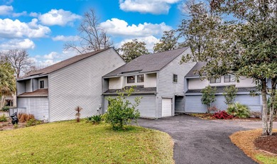 Welcome to this beautiful 4-bedroom townhouse offering plenty of - photo 1