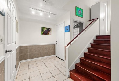 Welcome to this beautiful 4-bedroom townhouse offering plenty of - photo 5