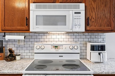 Welcome to this nice 3BR/2BA two-story home featuring 1,515 sq - photo 8