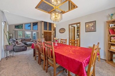 Welcome to 723 W Pine Street, Exeter, CA 93221. If you are - photo 15