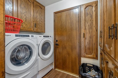 Welcome to 723 W Pine Street, Exeter, CA 93221. If you are - photo 18