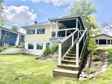Lake Home Sale Pending in Pierceton, Indiana