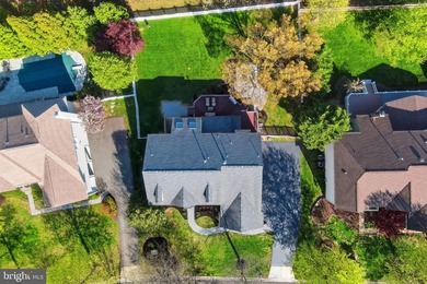 **OPEN HOUSE** Sunday July 12th, 1 pm - 3 pm. A Rare Offering in - photo 3