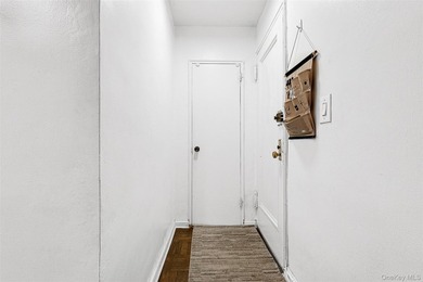 Perfect for pet lovers - no stairs here, just step right outside - photo 5