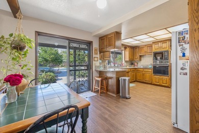 Welcome to 723 W Pine Street, Exeter, CA 93221. If you are - photo 26