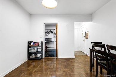 Perfect for pet lovers - no stairs here, just step right outside - photo 7
