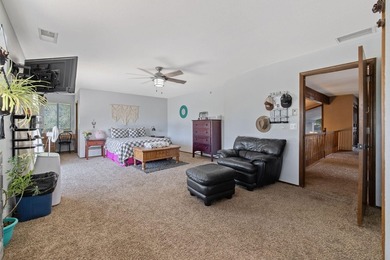 Welcome to 723 W Pine Street, Exeter, CA 93221. If you are - photo 41
