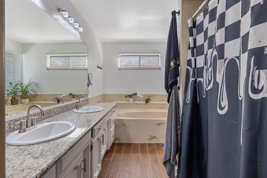 Welcome to 723 W Pine Street, Exeter, CA 93221. If you are - photo 45