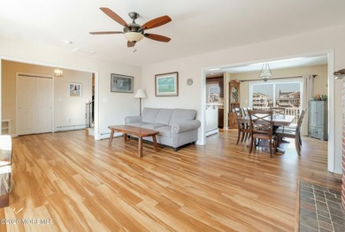 Welcome to 409 3rd Street, a truly rare waterfront opportunity - photo 9