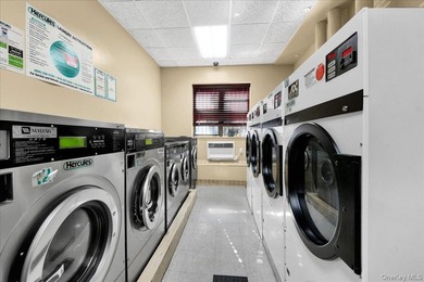 Beautiful, well maintained, sunny one-bedroom apartment on the - photo 11