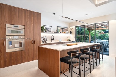 Welcome to this stunning Miami Beach residence where privacy - photo 12