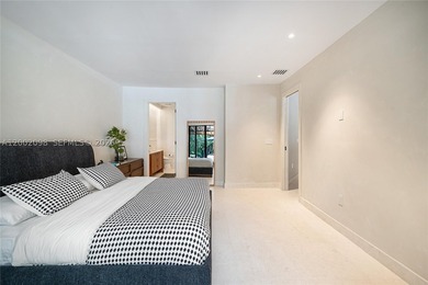 Welcome to this stunning Miami Beach residence where privacy - photo 21
