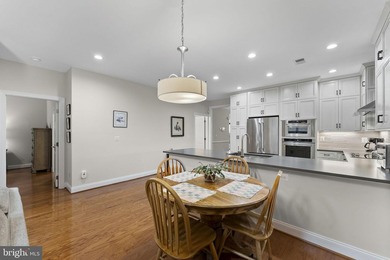 Welcome to this middle unit Villa on a cul de sac, nestled in - photo 22