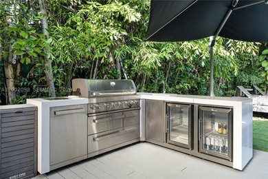 Welcome to this stunning Miami Beach residence where privacy - photo 29