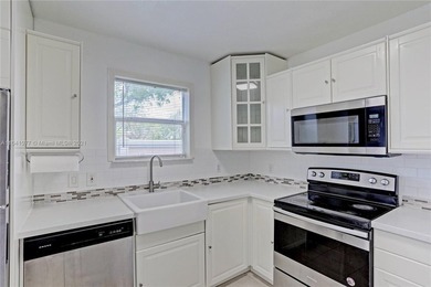 Welcome home where convenience meets comfort in the heart of - photo 1
