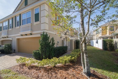 Lake Townhome/Townhouse For Sale in St Augustine, Florida
