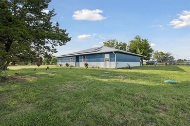 Discover peaceful country living just minutes from Lake Hudson - photo 1