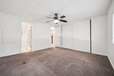 Beautifully maintained manufactured home featuring a spacious - photo 15