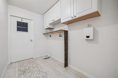 Beautifully maintained manufactured home featuring a spacious - photo 19