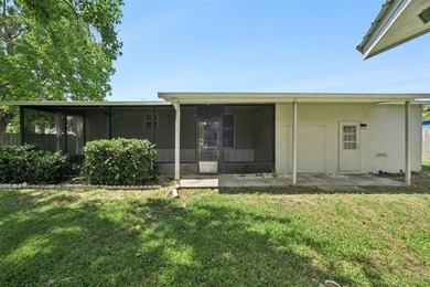 Beautifully maintained manufactured home featuring a spacious - photo 24