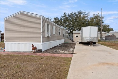 Welcome to easy Florida living in the Pine Acres community of - photo 1