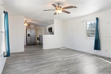 Welcome to easy Florida living in the Pine Acres community of - photo 4