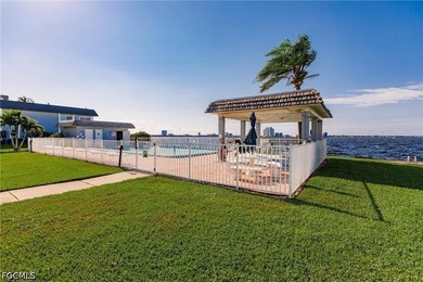 Welcome to Bay Harbor, one of North Fort Myers' best-kept - photo 41