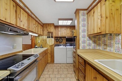 Welcome to this spacious and versatile 5-bedroom, 2-bath home - photo 12