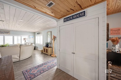 Beautifully remodeled 4BR/3BA home in a quiet Gulf Shores - photo 15