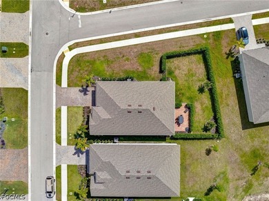 Welcome to Coral Bay, where newer construction, thoughtful - photo 5