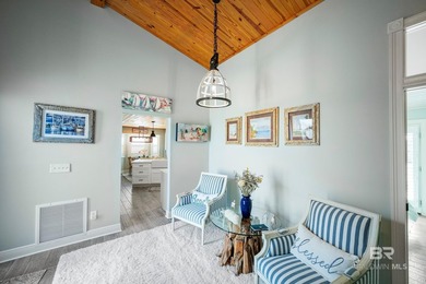 Beautifully remodeled 4BR/3BA home in a quiet Gulf Shores - photo 17