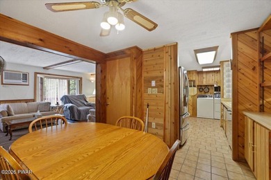 Welcome to this spacious and versatile 5-bedroom, 2-bath home - photo 17