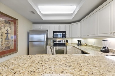 MOTIVATED SELLER! BEST VALUE IN ROYALE PALMS!! Experience luxury - photo 20