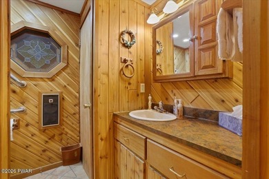 Welcome to this spacious and versatile 5-bedroom, 2-bath home - photo 23