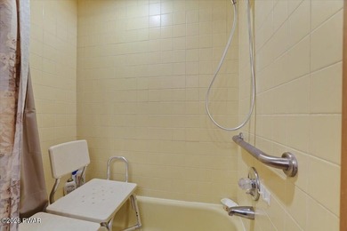 Welcome to this spacious and versatile 5-bedroom, 2-bath home - photo 24