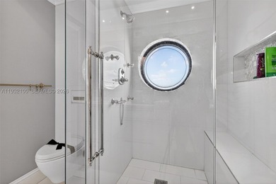 A rare opportunity to own a grand Penthouse residence offering 2 - photo 39