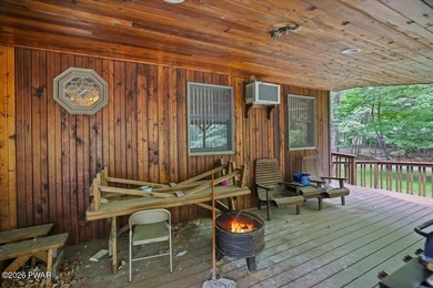Welcome to this spacious and versatile 5-bedroom, 2-bath home - photo 41
